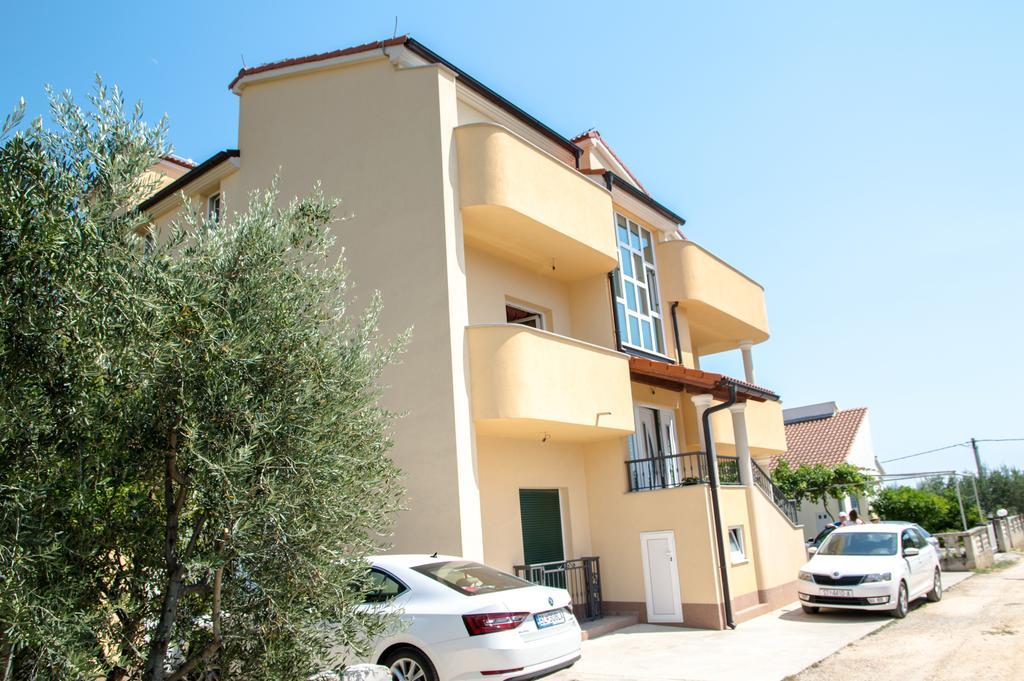 Apartments Palatium Каштела Экстерьер фото